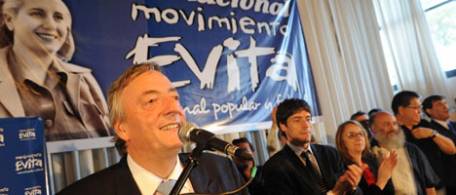 Como Montoneros, los K niegan a Perón.