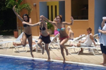 http://img46.xooimage.com/files/8/9/2/piscine-d-un-forum-118aefc.png