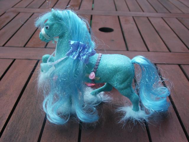 La section des poneys "non Hasbro" Fackys-002-10d3d02