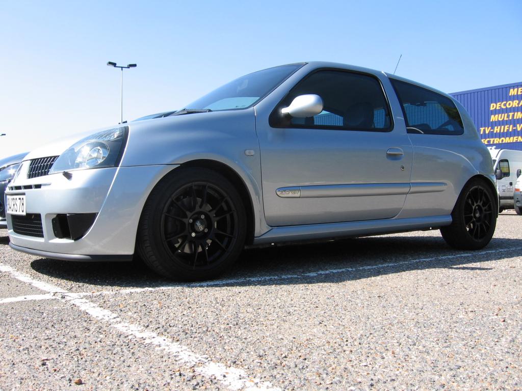 http://img46.xooimage.com/files/e/3/6/sortie-clio-rs-013-6695e1.jpg